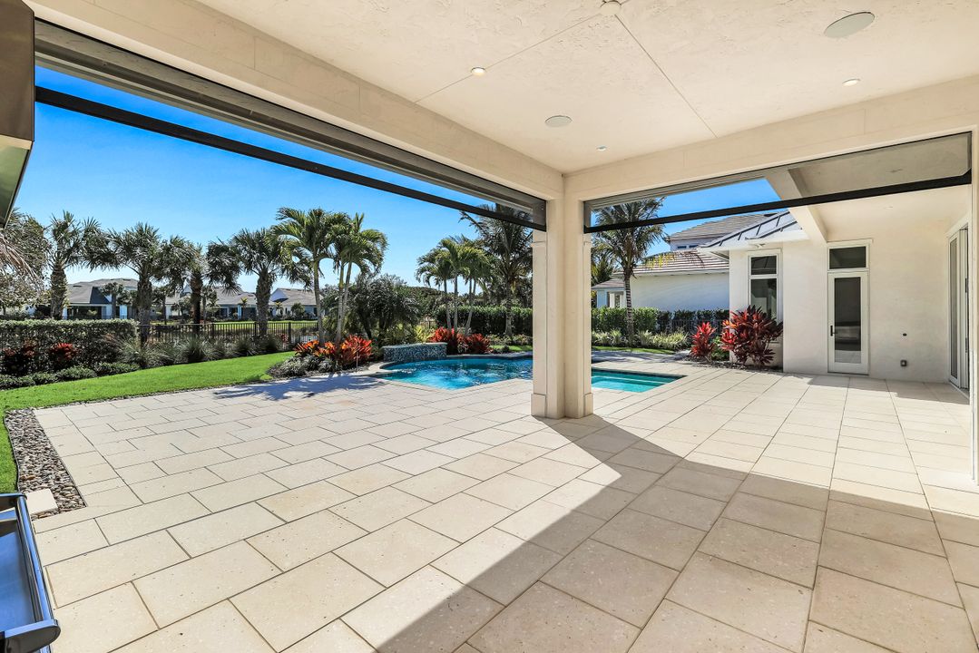 16716 Enclave Cir, Naples, FL 34110