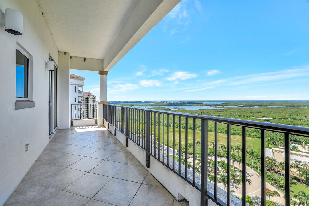 1060 Borghese Ln #2001, Naples, FL 34114