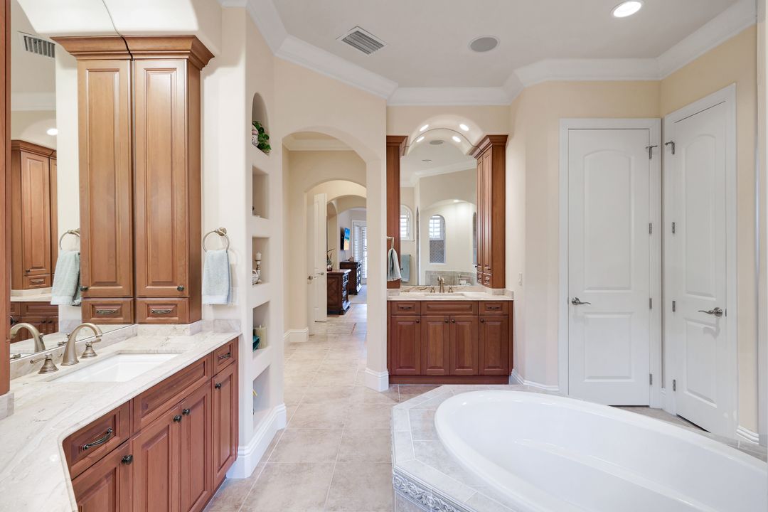 5521 Harbour Preserve Cir, Cape Coral, FL 33914