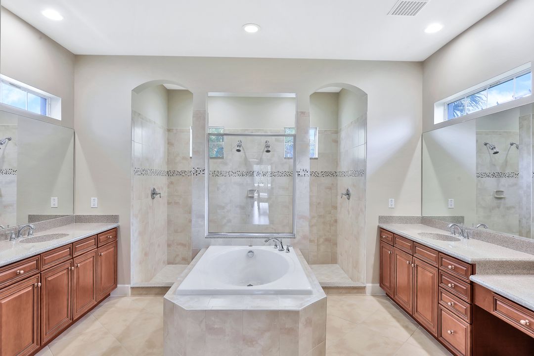 11982 Heather Woods Ct, Naples, FL 34120