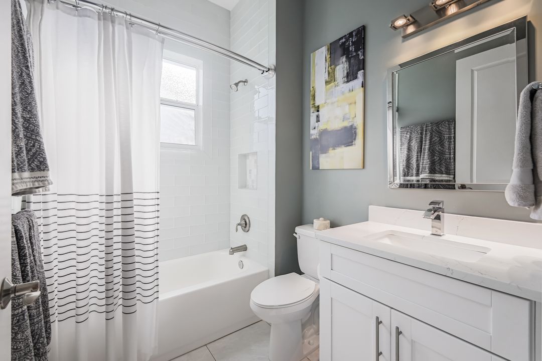 838 95th Ave N, Naples, FL 34108