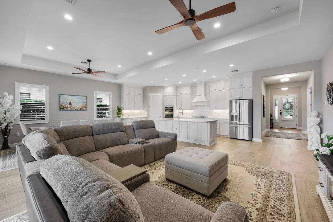 4065 Aquila Pl, Naples, FL 34120