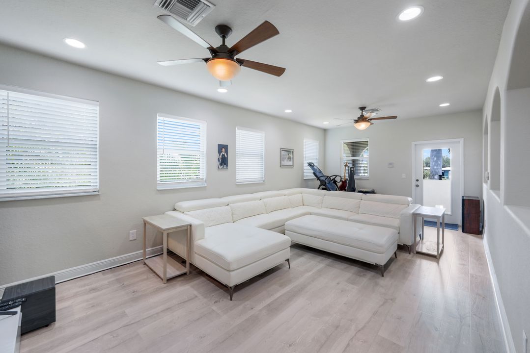 1776 Birdie Dr, Naples, FL 34120