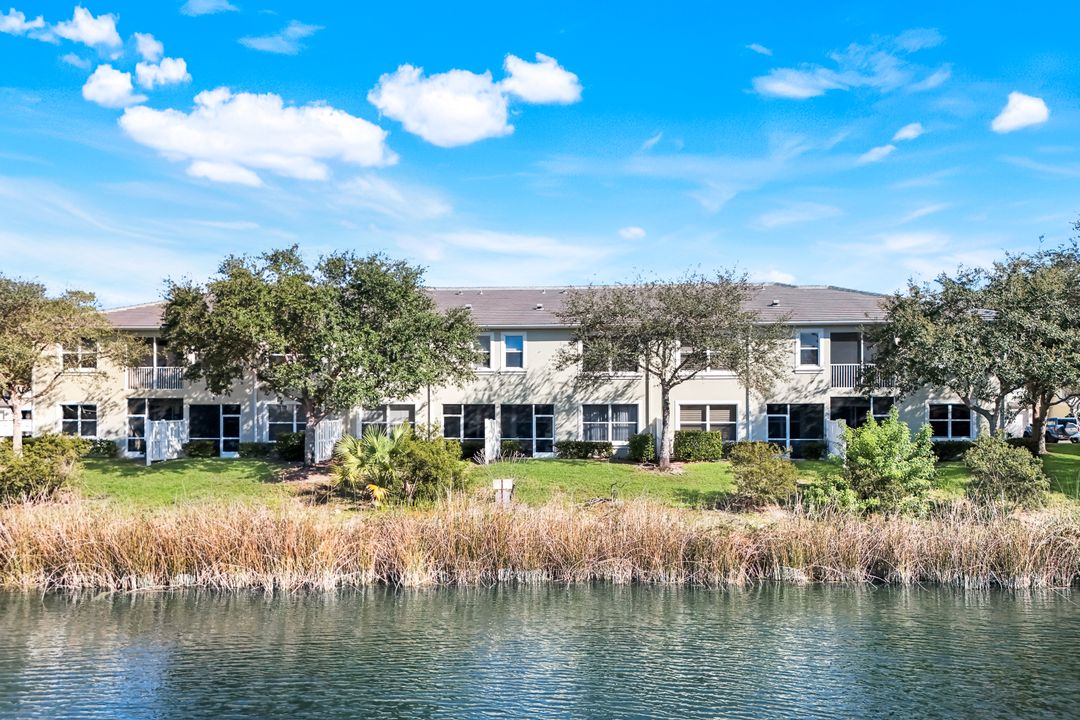 1370 Mariposa Cir #102, Naples, FL 34105