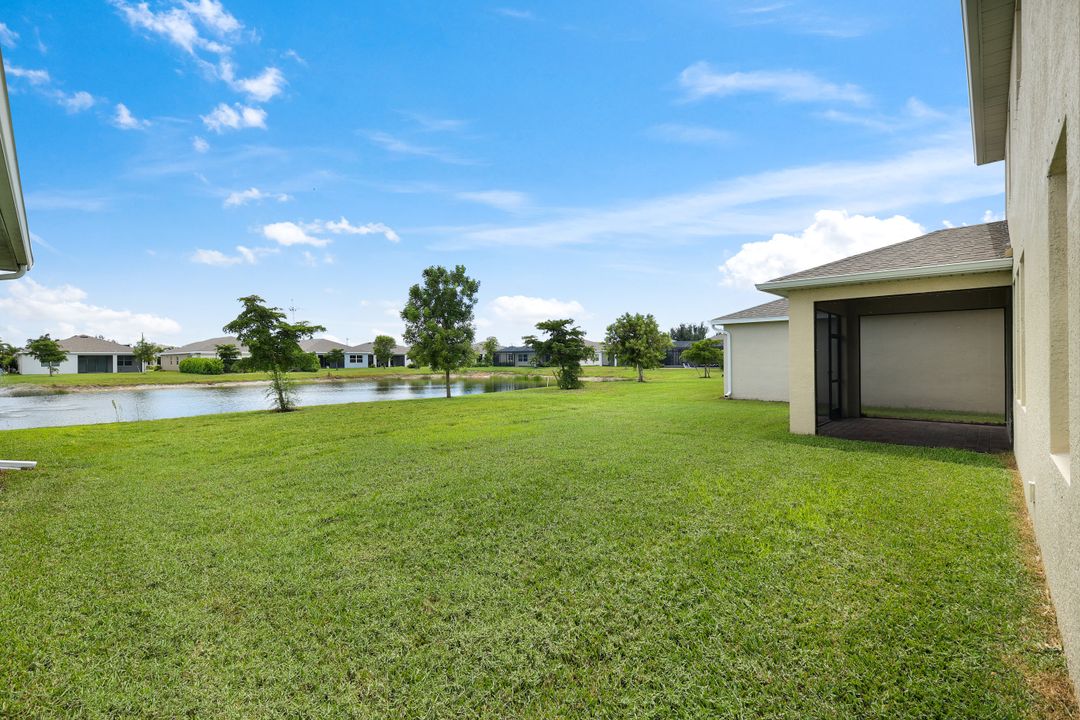 421 Coral Reef Pl, Cape Coral, FL 33993