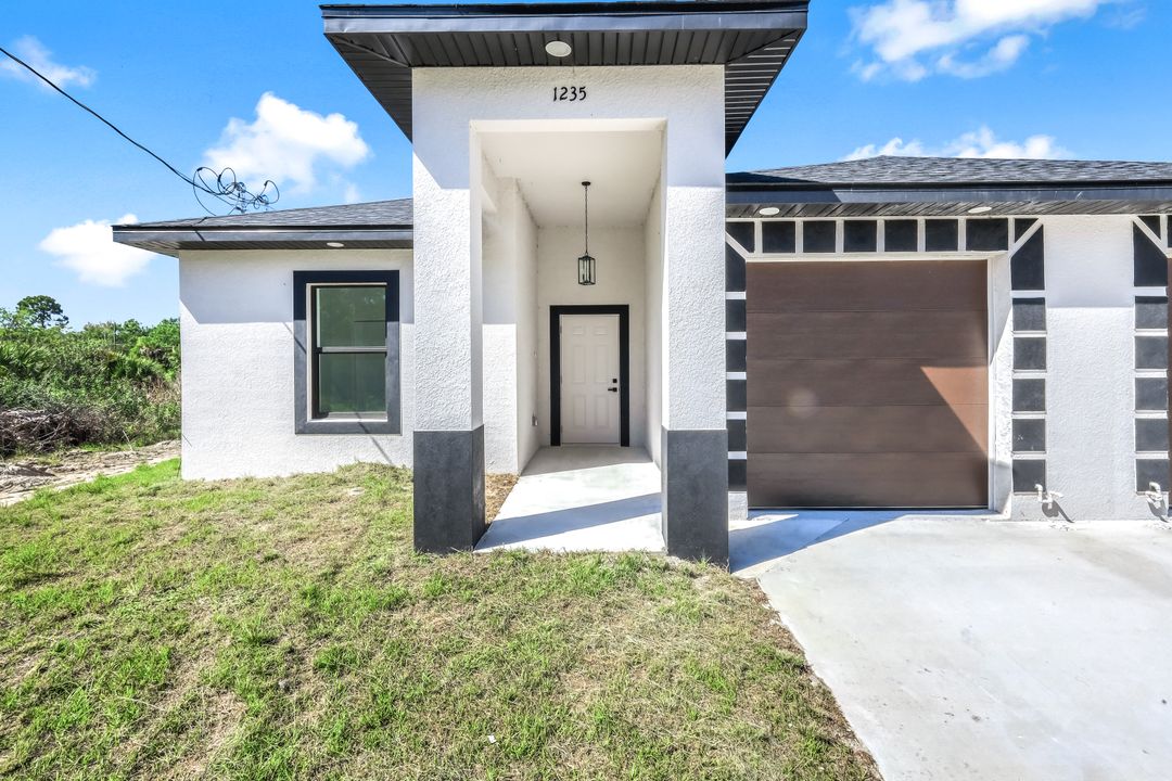 1235 Hillcrest St E, Lehigh Acres, FL 33974