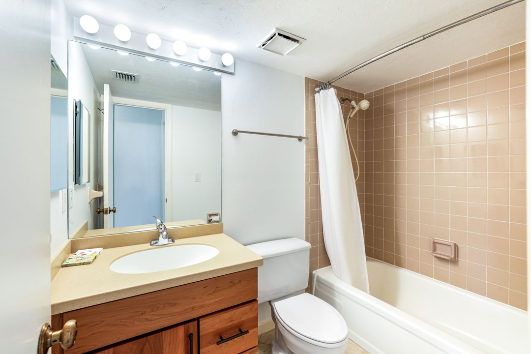 1100 Swallow Ave, Marco Island, FL 34145