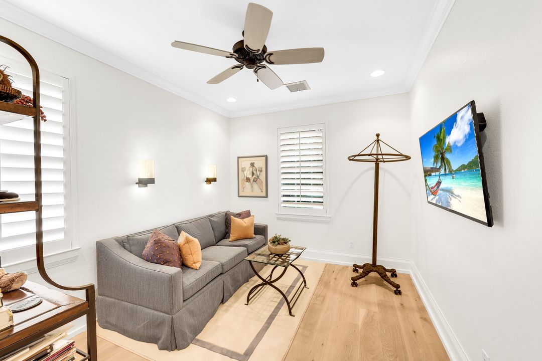 6777 Southern Oak Ct, Naples, FL 34109