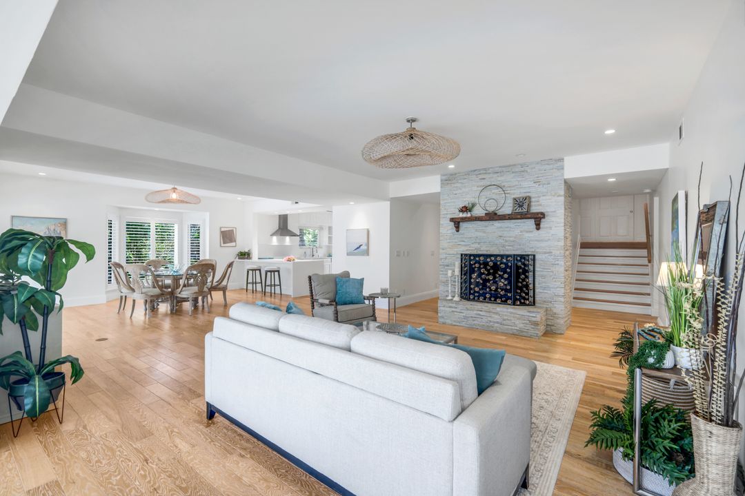 513 Lighthouse Way, Sanibel, FL 33957