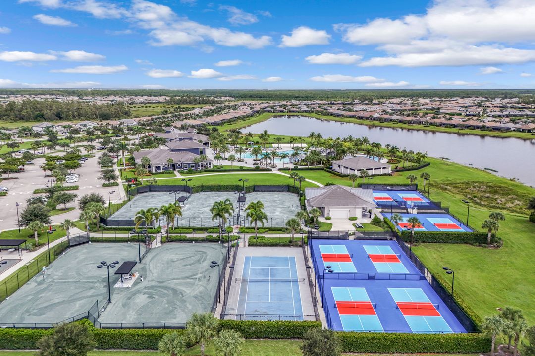 17146 Ashcomb Wy, Estero, FL 33928