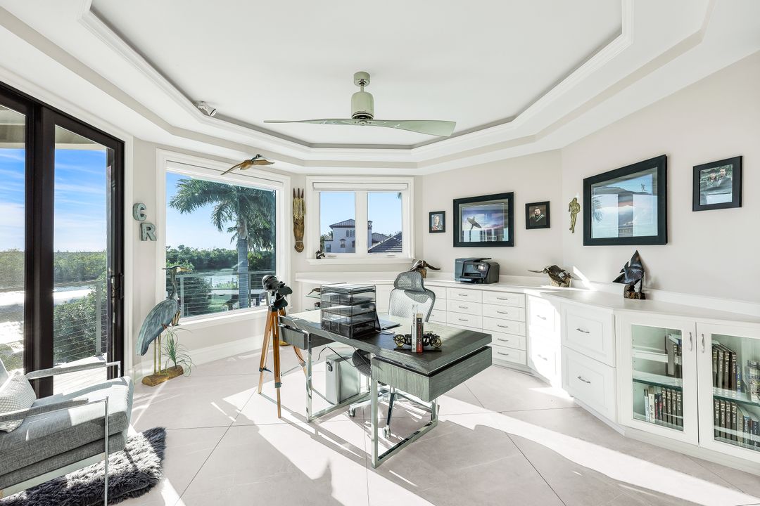 1518 Hermitage Ln, Cape Coral, FL 33914