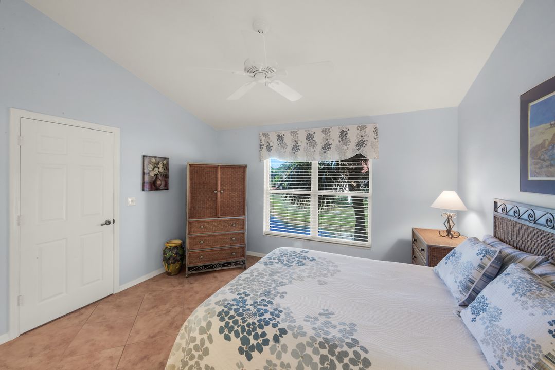 5070 Cedar Springs Dr #203, Naples, FL 34110