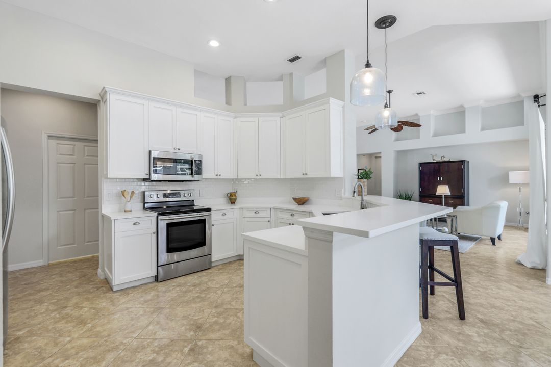 1932 Springberry Cir, Naples, FL 34109