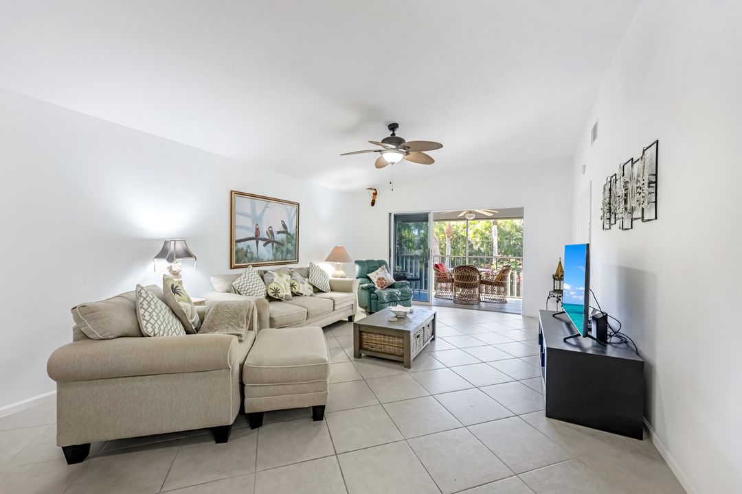 509 Roma Ct #202, Naples, FL 34110