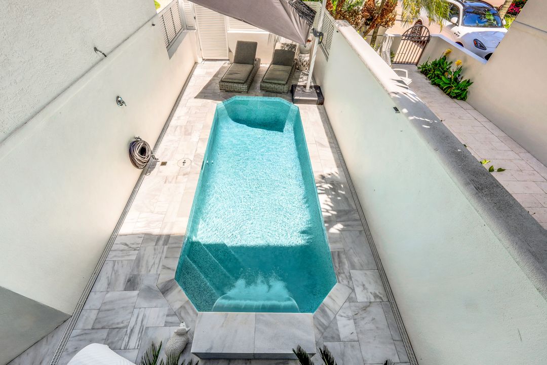 510 2nd St S, Naples, FL 34102