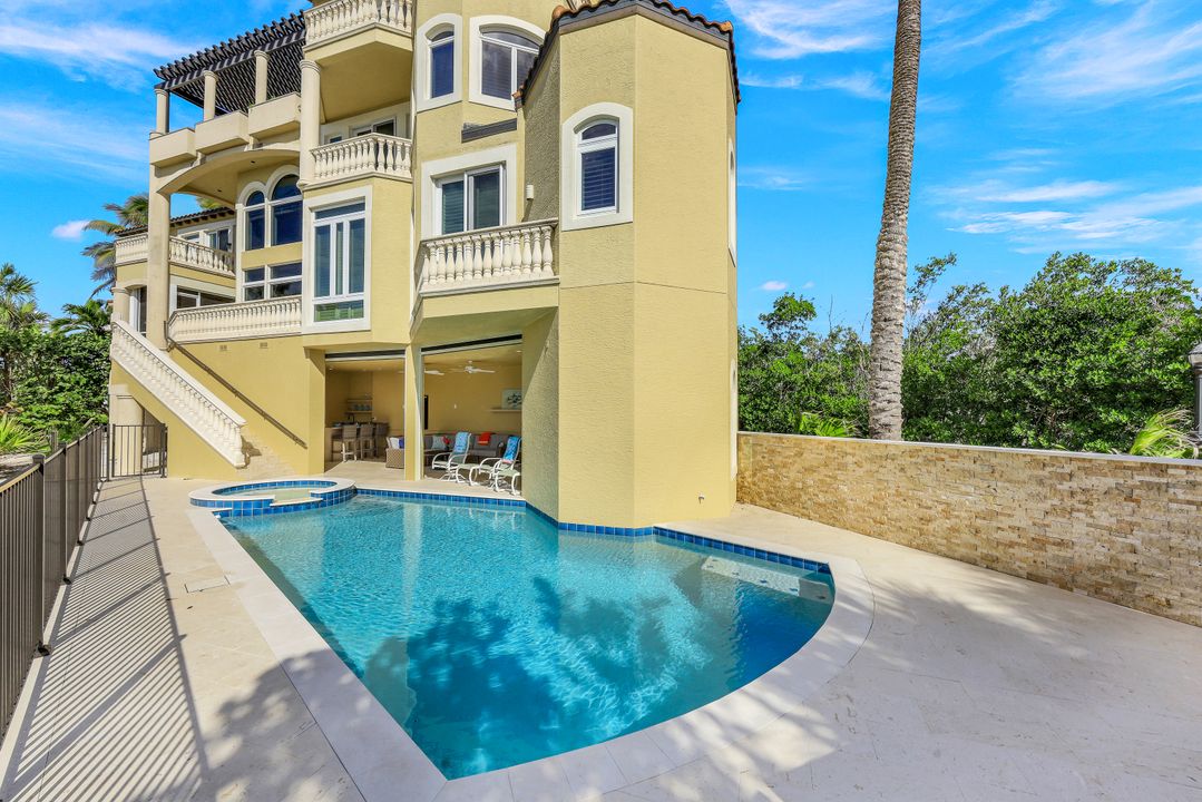 7425 Bay Colony Dr, Naples, FL 34108