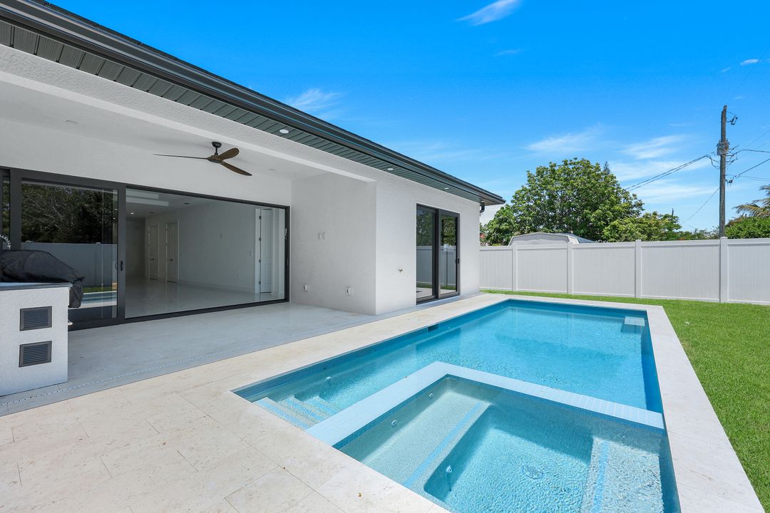 1312 Trail Terrace Dr, Naples, FL 34103