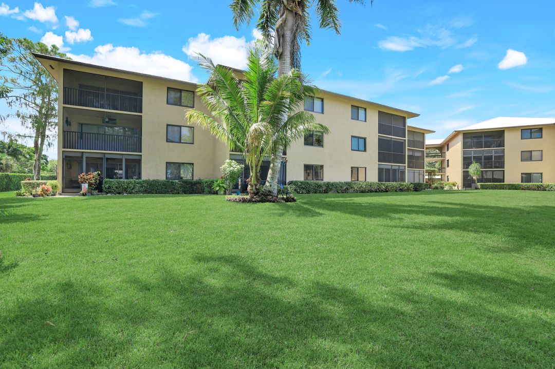 95 St Andrews Blvd #110, Naples, FL 34113