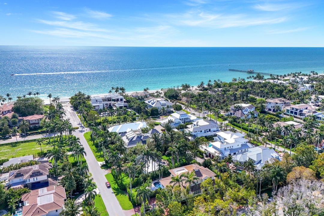 1550 Gordon Dr, Naples, FL 34102