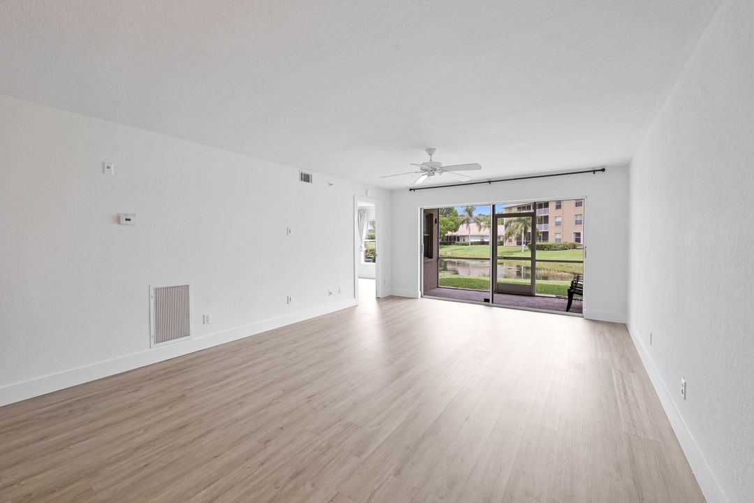 9650 Victoria Ln #B-102, Naples, FL 34109