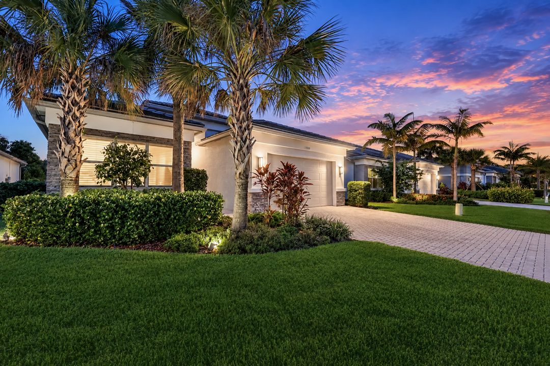 11855 Gardenia Ave, Naples, FL 34120