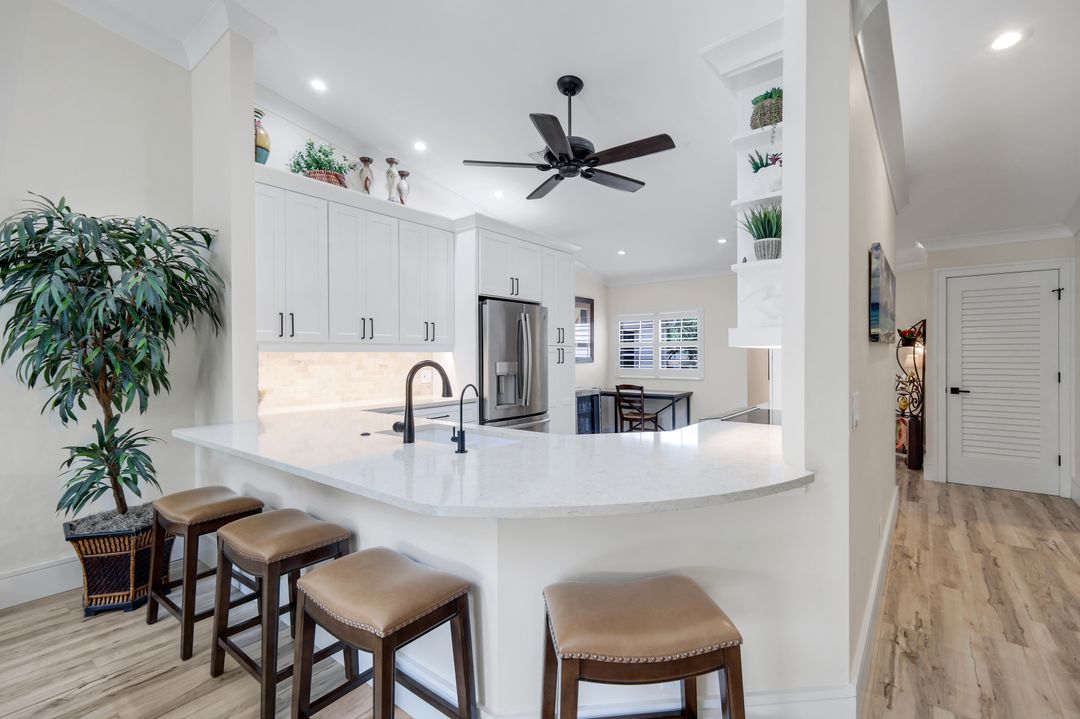 526 Lake Louise Cir #402, Naples, FL 34110