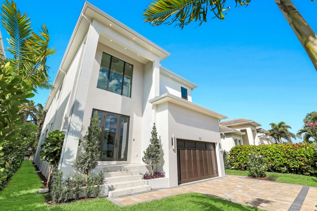 513 92nd Ave N, Naples, FL 34108