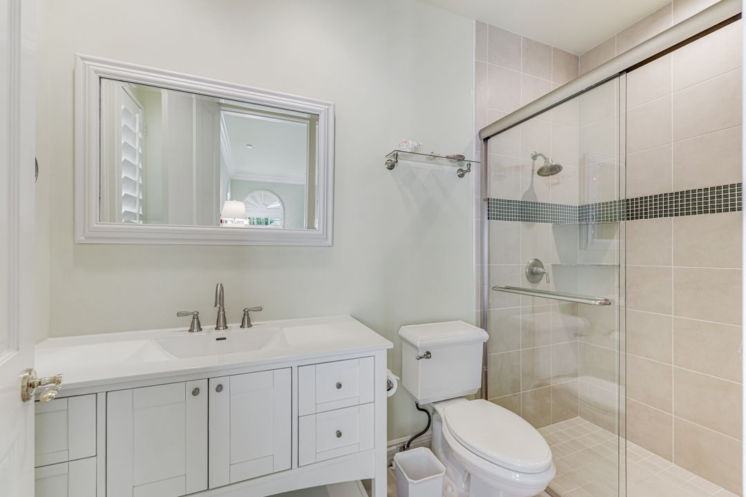 7913 Via Vecchia, Naples, FL 34108