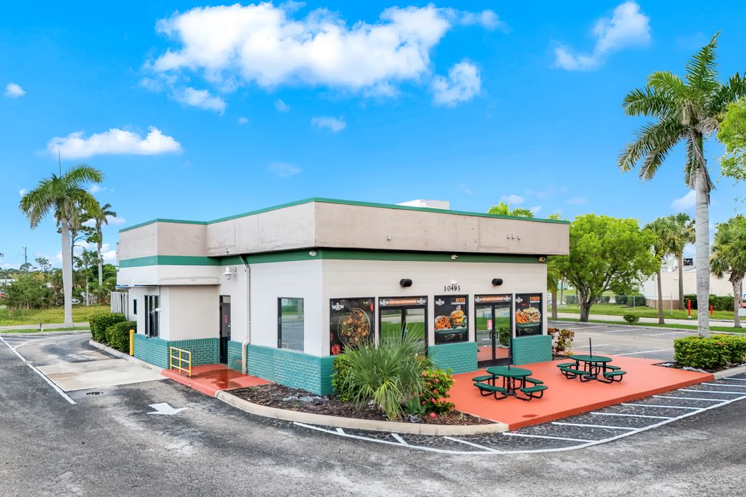 10493 Stringfellow Rd, Bokeelia, FL 33922