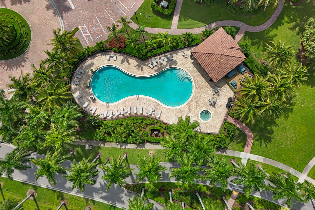 2748 Tiburon Blvd E #C502, Naples, FL 34109
