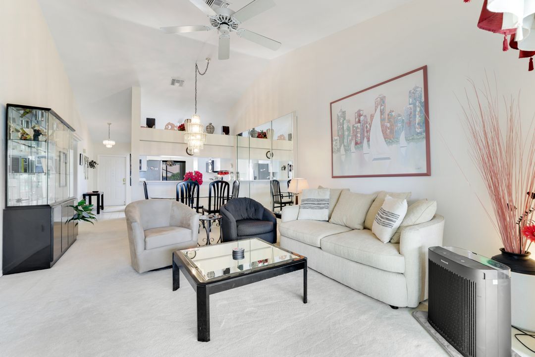 7340 Coventry Ct #827, Naples, FL 34104