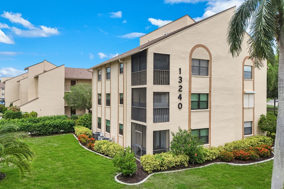 13240 White Marsh Ln #7, Fort Myers, FL 33912