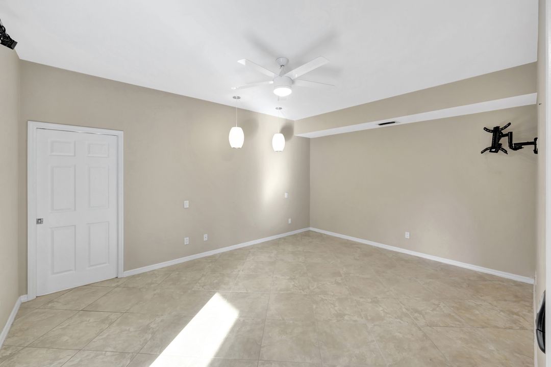 240 Via Perignon, Naples, FL 34119