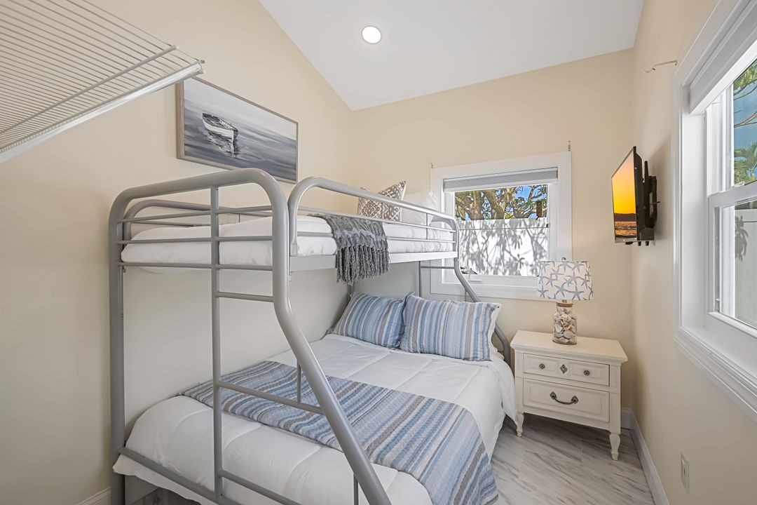 603 108th Ave N, Naples, FL 34108