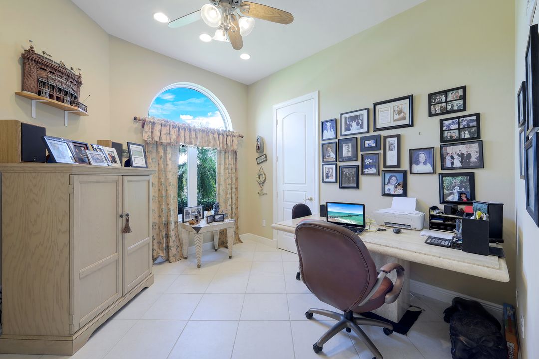 875 Hyacinth Ct, Marco Island, FL 34145