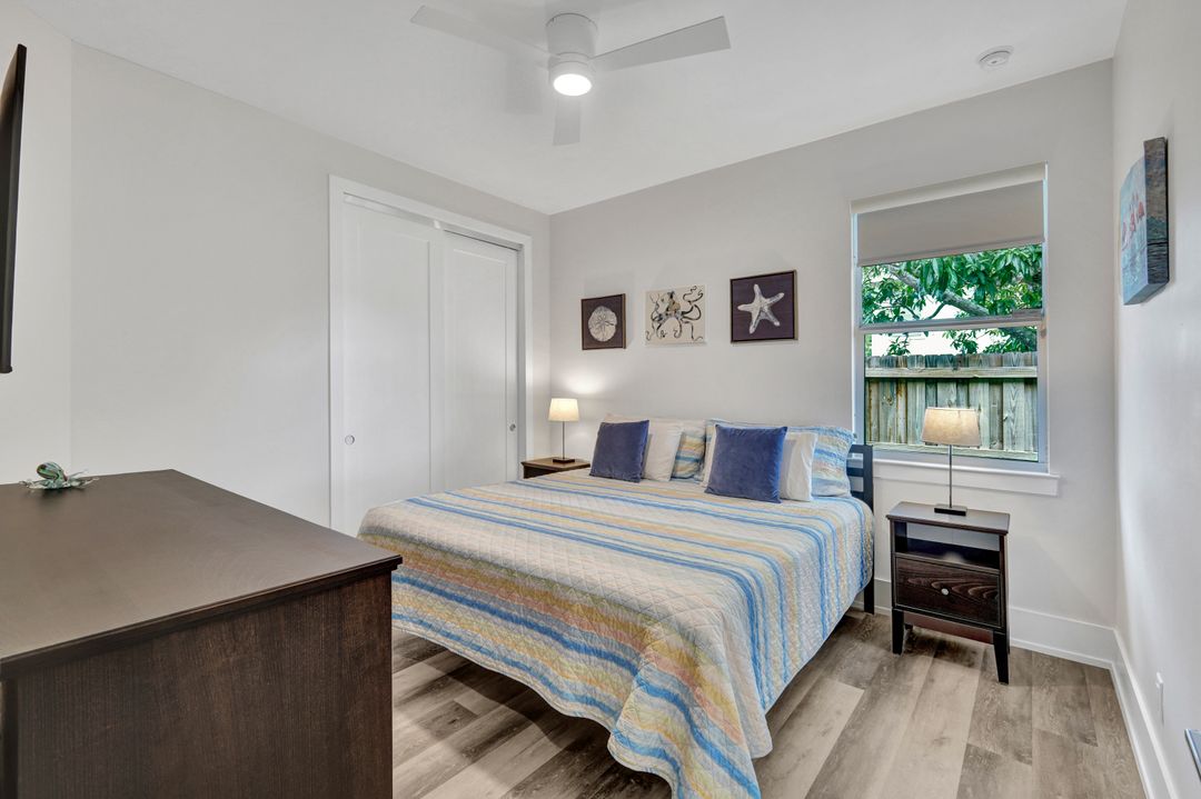 574 94th Ave N, Naples, FL 34108