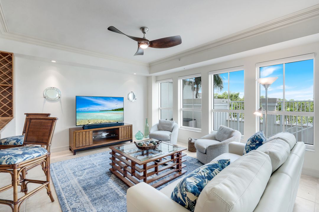 295 Grande Way #104, Naples, FL 34110