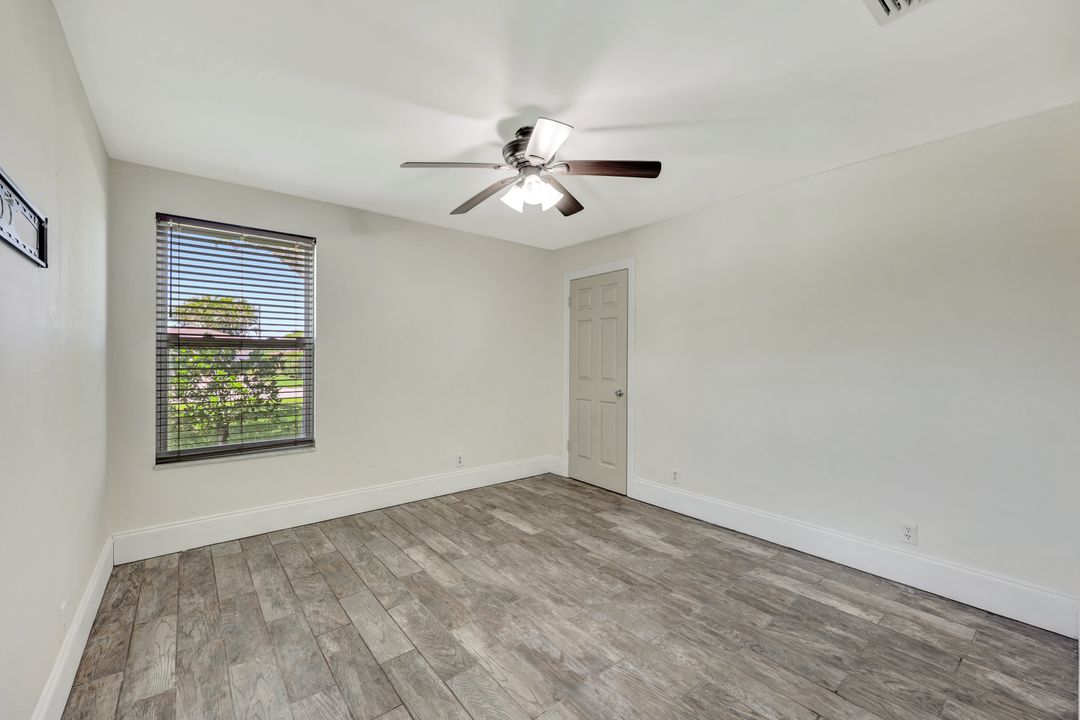 124 Flame Vine Dr, Naples, FL 34110