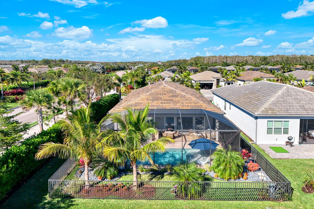 11555 Jacaranda Dr, Naples, FL 34120