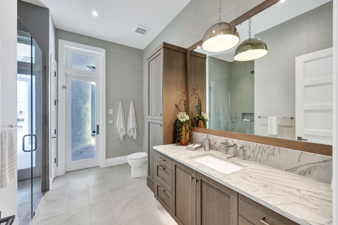 3401 Crayton Rd, Naples, FL 34102