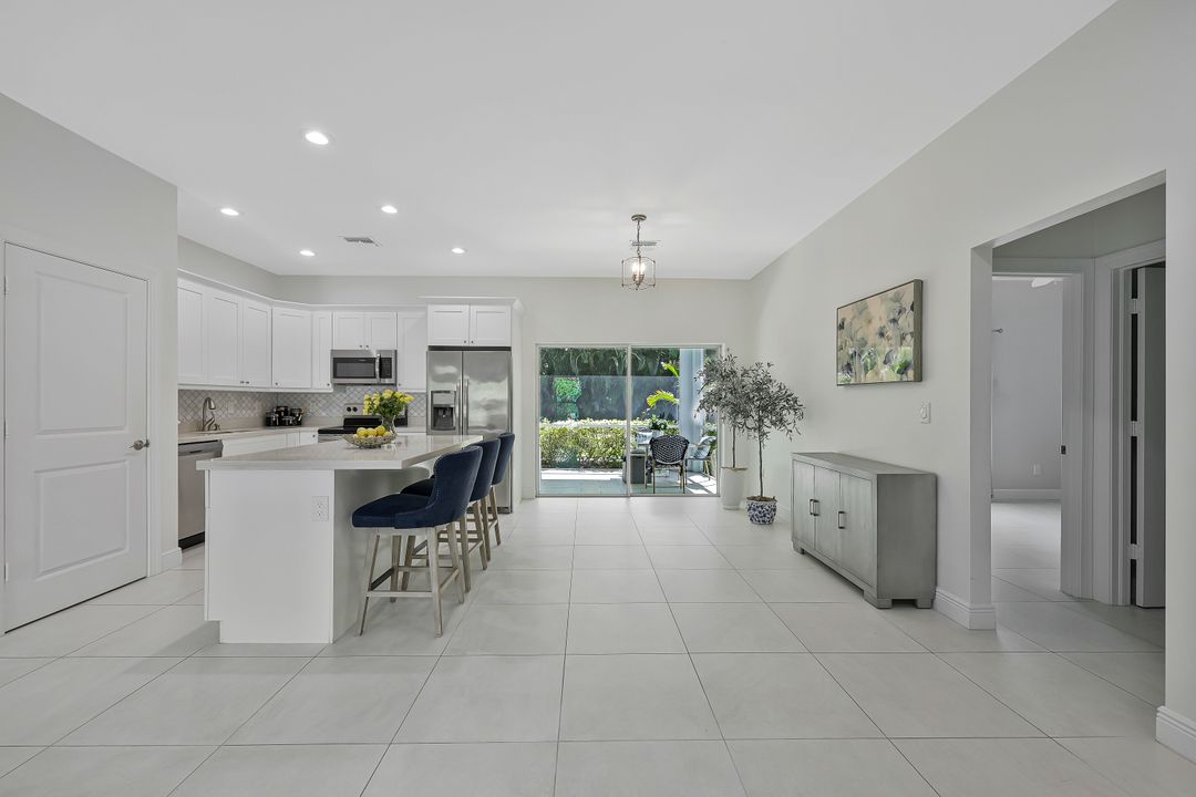 3892 14th St N, Naples, FL 34103