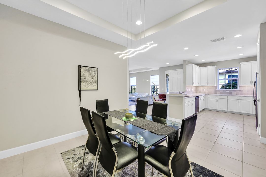 8107 Calle Canovas St, Naples, FL 34114