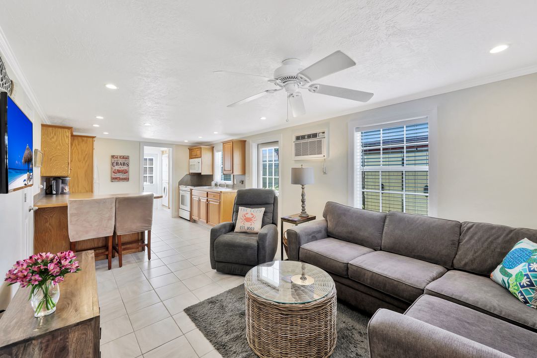 782 107th Ave N, Naples, FL 34108