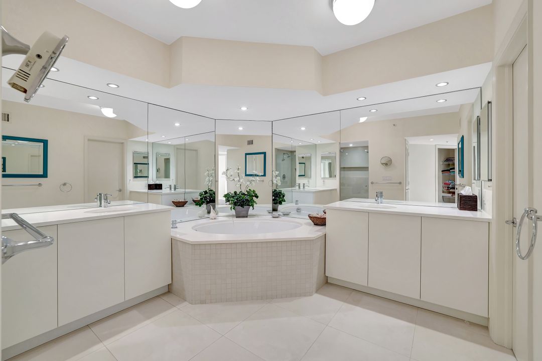 8111 Bay Colony Dr #1102, Naples, FL 34108