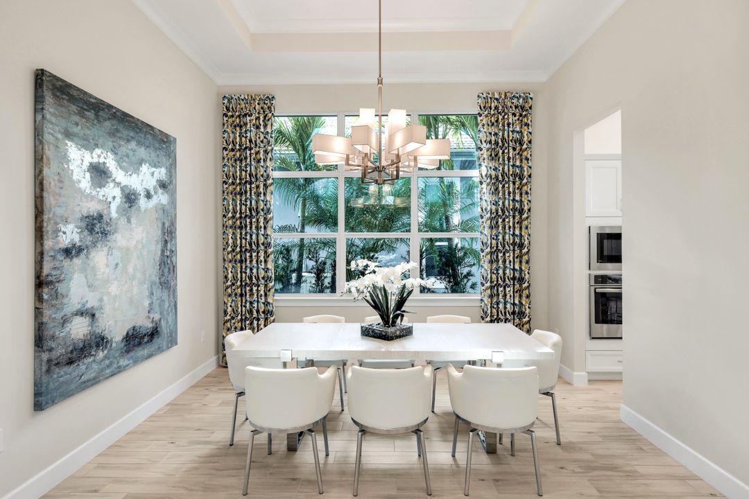 5715 Clarendon Dr, Naples, FL 34113