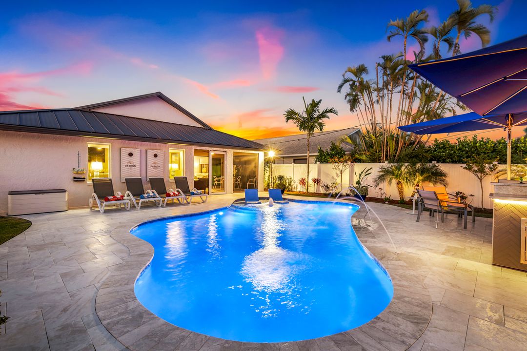 558 98th Ave N, Naples, FL 34108