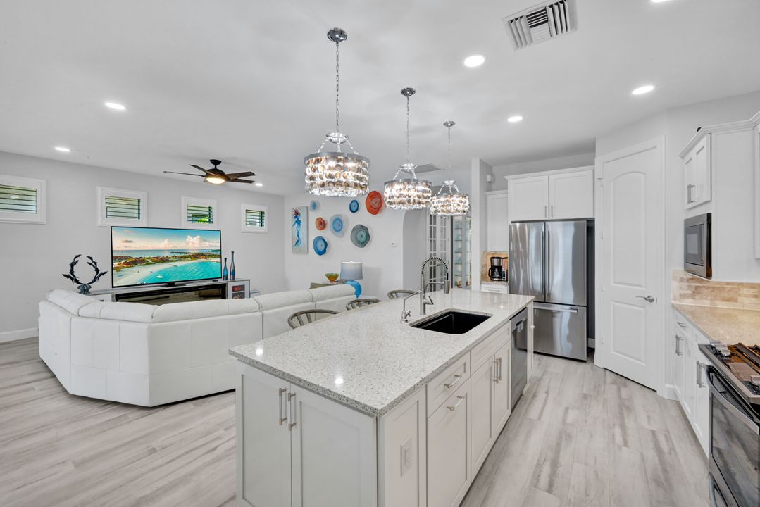 7460 Blackberry Dr, Naples, FL 34114