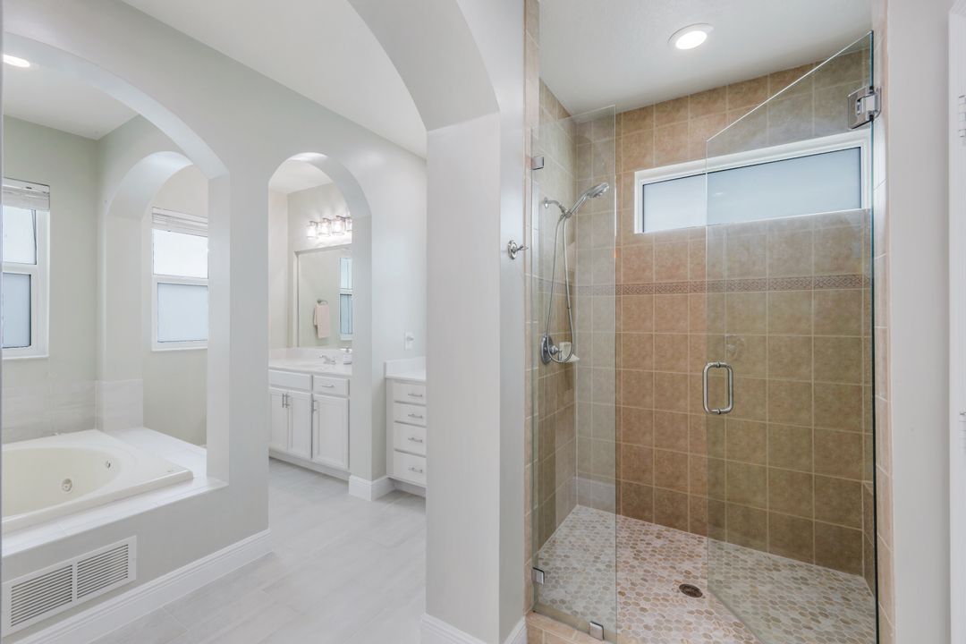 1776 Birdie Dr, Naples, FL 34120