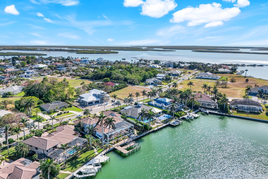 864 Inlet Dr, Marco Island, FL 34145