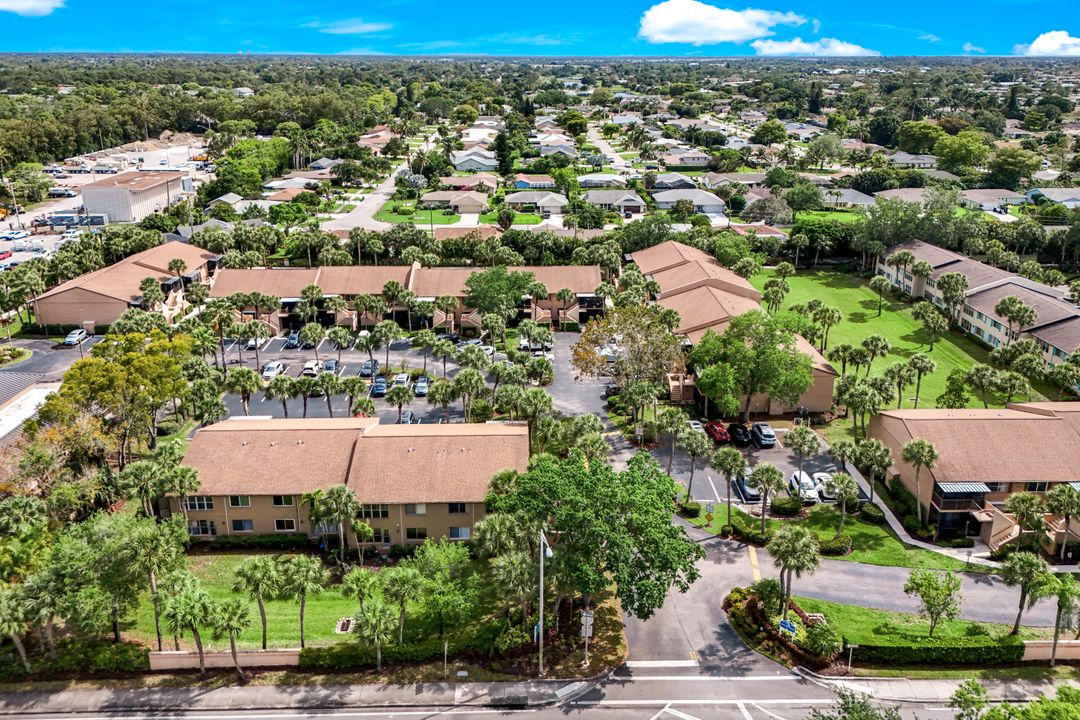 4240 Jack Frost Ct #6, Naples, FL 34112